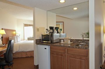 H I Express & Suites San Antonio Medical-Six Flags מראה חיצוני תמונה